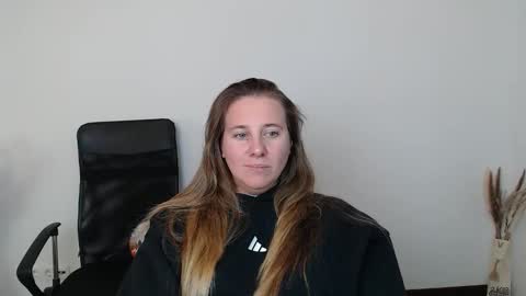 Anna online show from October 31, 3:02 pm