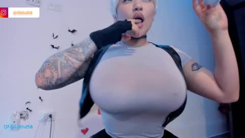 Snapshot of darknes_lilith18 chatting on February 22, 1:22 am darknes_lilith18 online show from February 22, 1:22 am