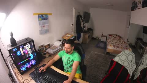 Snapshot of darkschneider_ chatting on December 4, 11:46 pm darkschneider_ online show from December 4, 11:46 pm