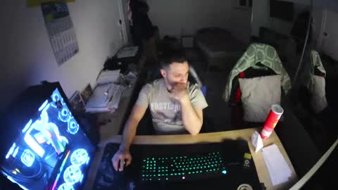 Snapshot of darkschneider_ chatting on February 13, 5:26 am darkschneider_ online show from February 13, 5:26 am