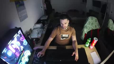 Snapshot of darkschneider_ chatting on February 16, 1:25 am darkschneider_ online show from February 16, 1:25 am