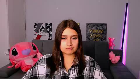 Amelie online show from April 18, 4:44 pm