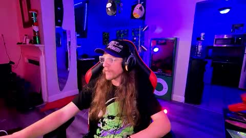 Snapshot of darksideofjay chatting on January 8, 6:59 am DarkSideofJay online show from January 8, 6:59 am