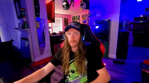 Snapshot of darksideofjay chatting on January 8, 7:05 pm DarkSideofJay online show from January 8, 7:05 pm