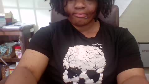 Snapshot of darksundaze chatting on August 4, 5:26 pm DarkSundaze online show from August 4, 5:26 pm
