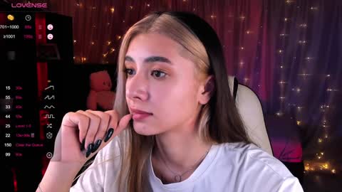 Belle online show from January 17, 7:30 am