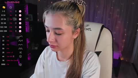 Belle online show from March 2, 4:28 am