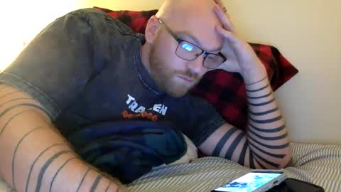 Snapshot of darlcomllc chatting on January 28, 12:26 am darlcomllc online show from January 28, 12:26 am