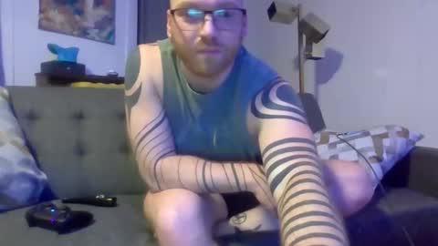 Snapshot of darlcomllc chatting on March 7, 2:57 am darlcomllc online show from March 7, 2:57 am