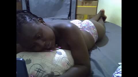 Snapshot of darling_ella chatting on October 23, 6:50 pm darling_ella online show from October 23, 6:50 pm