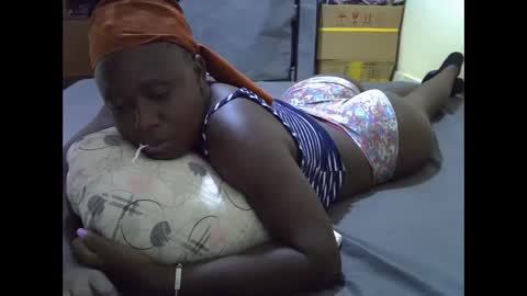 Snapshot of darling_ella chatting on October 31, 8:32 pm darling_ella online show from October 31, 8:32 pm