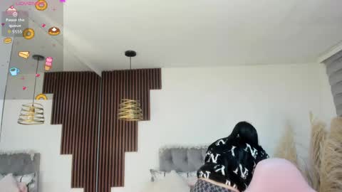 darling  online show from April 28, 10:42 am