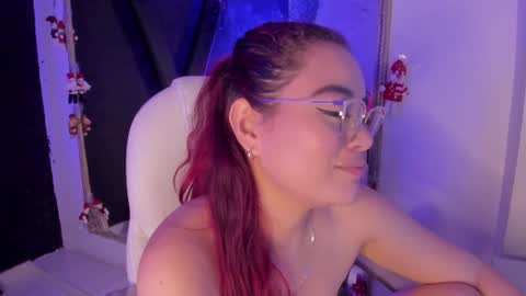 Snapshot of darlingbdsm_ chatting on December 30, 4:40 pm Darling online show from December 30, 4:40 pm