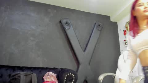 Snapshot of darlingbdsm_ chatting on January 3, 1:47 pm Darling online show from January 3, 1:47 pm