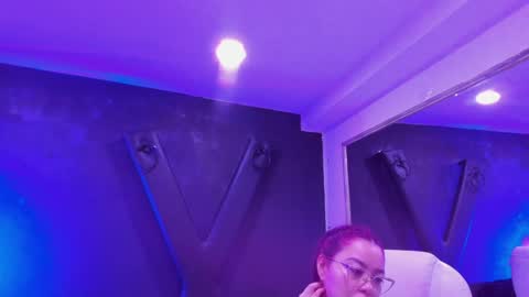 Snapshot of darlingbdsm_ chatting on January 6, 1:30 pm Darling online show from January 6, 1:30 pm