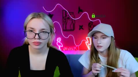 Snapshot of darly_honey chatting on April 13, 11:27 am darly honey online show from April 13, 11:27 am