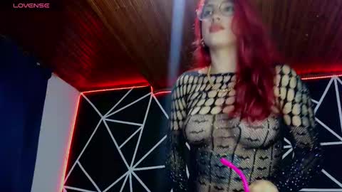 Darlyhooper online show from September 23, 11:30 pm