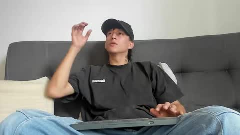 Snapshot of darsel_night chatting on December 14, 8:24 pm darsel_night online show from December 14, 8:24 pm