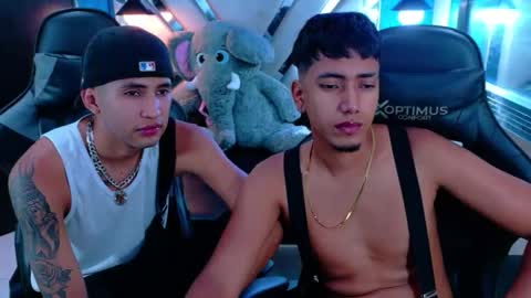 darwinandbrayan online show from November 11, 3:39 am