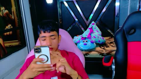 darwinandbrayan online show from November 19, 9:26 pm