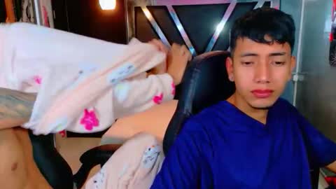 darwinandbrayan online show from December 17, 2:06 am