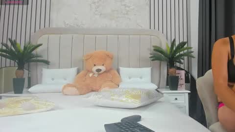 Snapshot of daryareed chatting on October 6, 3:15 am Darya online show from October 6, 3:15 am