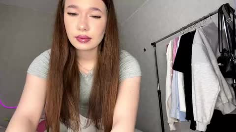 Lia online show from April 19, 8:02 am