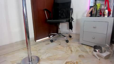 Snapshot of dashafoxxx chatting on February 17, 4:15 pm Dasha Foxxx online show from February 17, 4:15 pm