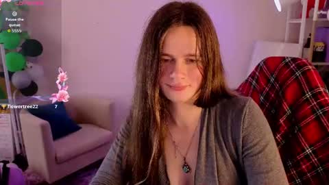 Snapshot of datsi_benson chatting on July 28, 11:17 am Datsi Benson online show from July 28, 11:17 am