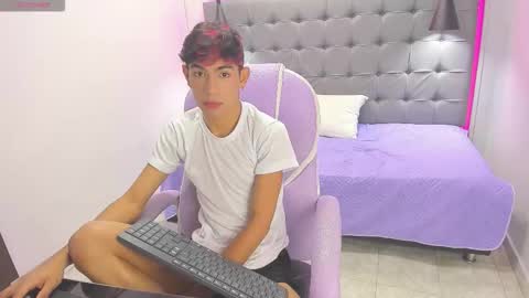 Snapshot of dav_nagel chatting on November 22, 12:37 pm angel online show from November 22, 12:37 pm