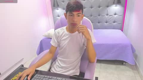 Snapshot of dav_nagel chatting on November 23, 12:16 pm angel online show from November 23, 12:16 pm