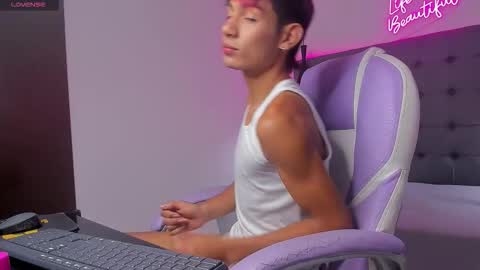 Snapshot of dav_nagel chatting on November 28, 12:41 pm angel online show from November 28, 12:41 pm