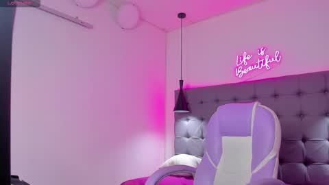 Snapshot of dav_nagel chatting on December 5, 1:31 pm angel online show from December 5, 1:31 pm