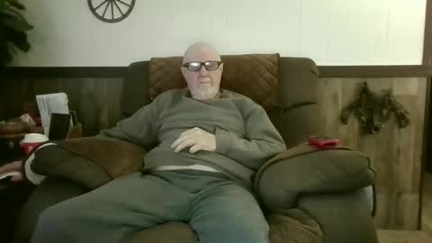 dave571960 online show from May 10, 10:31 am