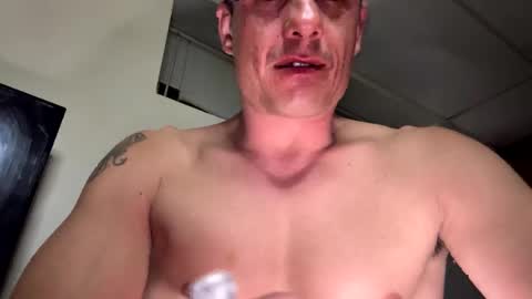 Snapshot of dave875126 chatting on March 16, 4:18 am dave875126 online show from March 16, 4:18 am