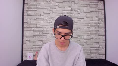 dave_925_ online show from April 2, 6:16 pm