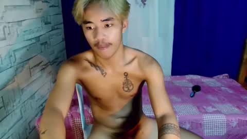 Snapshot of dave_boyyy chatting on May 20, 8:42 am dave_boyyy online show from May 20, 8:42 am