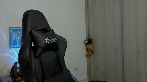 DAVE MAX online show from October 4, 5:55 pm