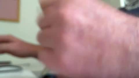 Snapshot of davesu12345 chatting on December 20, 9:43 am davesu12345 online show from December 20, 9:43 am