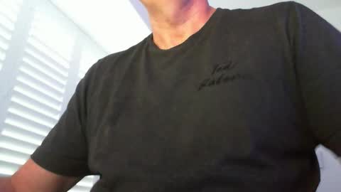 Snapshot of davesu12345 chatting on October 6, 6:33 am davesu12345 online show from October 6, 6:33 am