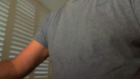 Snapshot of davesu12345 chatting on October 20, 6:25 am davesu12345 online show from October 20, 6:25 am