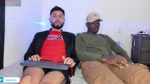 Snapshot of davgostoso chatting on January 23, 11:58 pm Dave y Salvatore online show from January 23, 11:58 pm