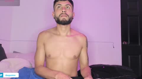 Snapshot of davgostoso chatting on February 10, 3:13 am Dave y Salvatore online show from February 10, 3:13 am