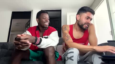 Snapshot of davgostoso chatting on March 1, 3:27 pm Dave y Salvatore online show from March 1, 3:27 pm