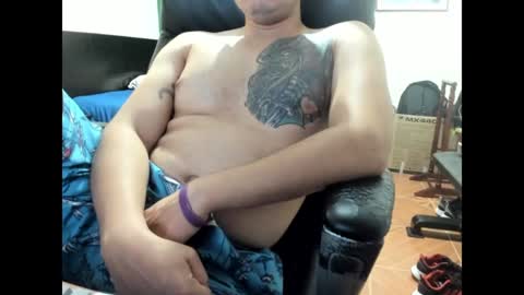 Snapshot of david_2789 chatting on December 14, 12:11 am David online show from December 14, 12:11 am