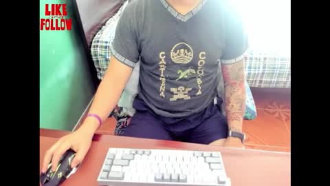 Snapshot of david_2789 chatting on November 17, 2:12 pm David online show from November 17, 2:12 pm