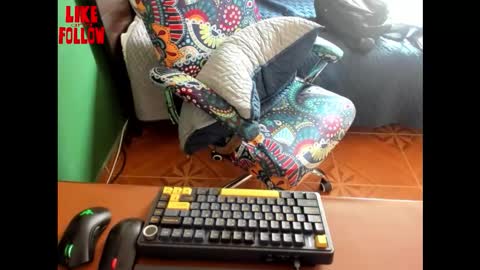 Snapshot of david_2789 chatting on February 15, 6:48 pm David online show from February 15, 6:48 pm