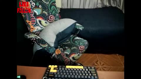 Snapshot of david_2789 chatting on February 20, 12:07 am David online show from February 20, 12:07 am