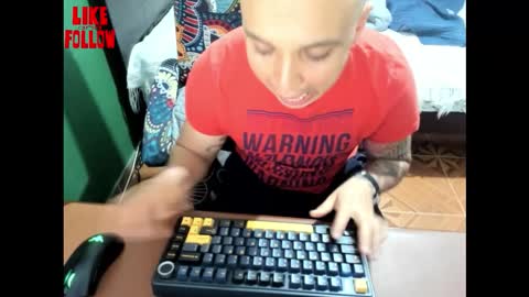 Snapshot of david_2789 chatting on February 28, 11:17 pm David online show from February 28, 11:17 pm