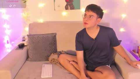 david_and_friend online show from February 11, 12:48 am